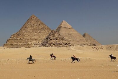 2 Hour Camel or Horse Riding around the Pyramids - Entering Pyramids of Giza: the views you’ll care about