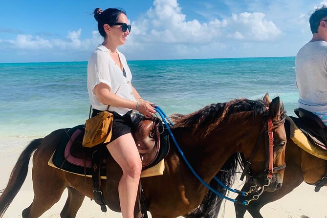60-Minute Private Horseback Riding Experience in Turks and Caicos - Photos, bouquets, and special-occasion moments