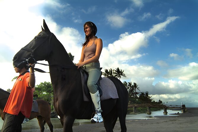 Bali Horse Riding in Saba Bay for 1 Hour with Pick Up Service - Horses, guides, and the safety stuff you actually need