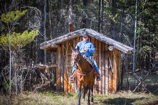 Buffalo Loop 1-Hour Horseback Trail Ride in Kananaskis - Arriving at Boundary Ranch and getting ready for the 1-hour ride