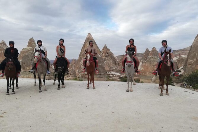Cappadocia Horseback Ride through Valleys — Sunset/hoteltransfer - Returning to Cavuşin: saying goodbye to your horse