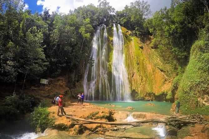 El Limón waterfalls Tour (horse riding & swimming) with lunch - Horse riding or hiking the Limon River trail