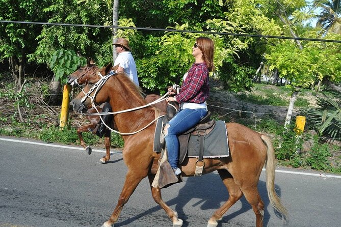 Horse Riding Experience through El Limon Beach - Safety and Horse Handling: Head Gear Plus a Guide Who Knows the Job
