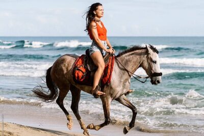 Horse Riding & Swimming Experience in the Sea & Desert - Hurghada - Getting Set Up: Pickup, Briefing, and Your Helmet
