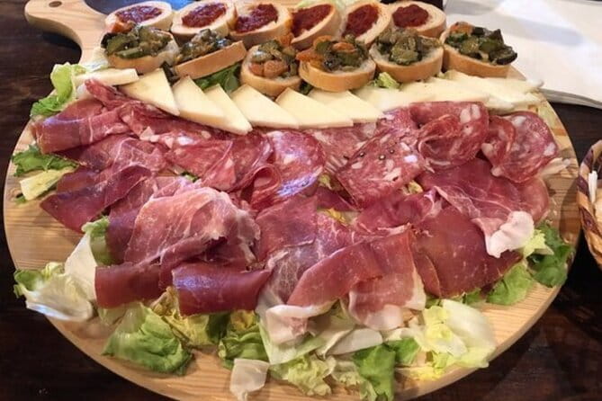 Horseback ride and gourmet cuisine in a historic food shop - Should you book this horseback ride and gourmet lunch?