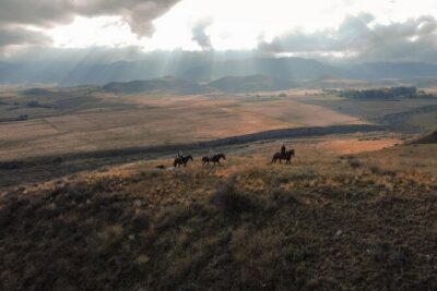 Horseback riding and barbecue in a private ranch - La Carrera, Mendoza - The 7-hour flow: private transportation, ranch arrival, and a clean schedule