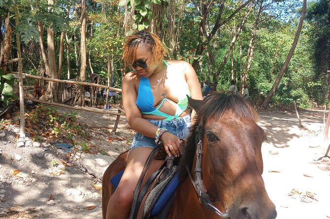 Horseback riding, Blue hole or Dunn's River Combo - Horseback riding: vegetation views with a guide-led pace