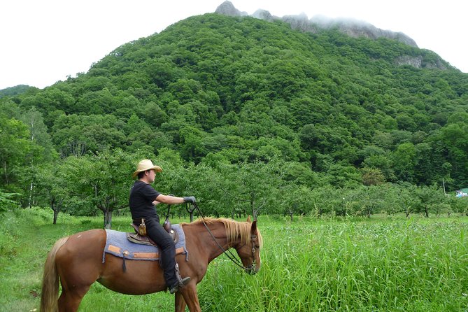 Horseback-Riding in a Country Side in Sapporo - Private Transfer is Included - What to wear (and what to avoid) for a cold, practical day