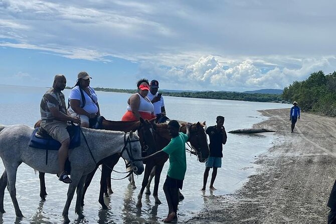 Horseback Riding in the Ocean from Ocho Rios & Runaway Bay - The Short Ride to the Beach and Photo Time