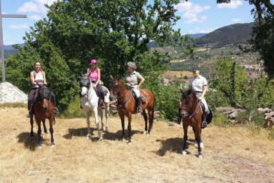 Horseback riding & Wine Tasting and snack Lunch at noble Estate - From the Piazza dei Cavalleggeri to the stables: getting out of the city