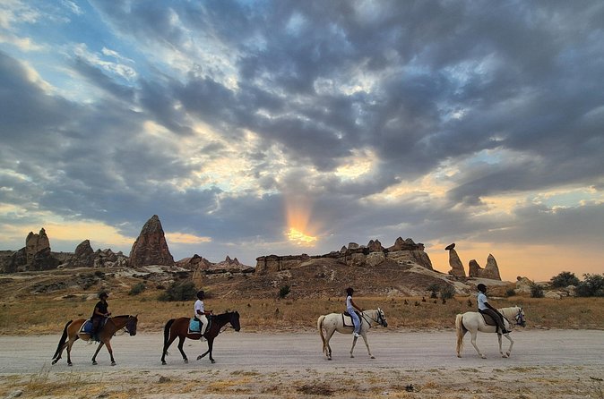 Horseback Tour in Cappadocia Valleys and Transfers - Practical Gear and Clothing Tips (So You Enjoy It More)