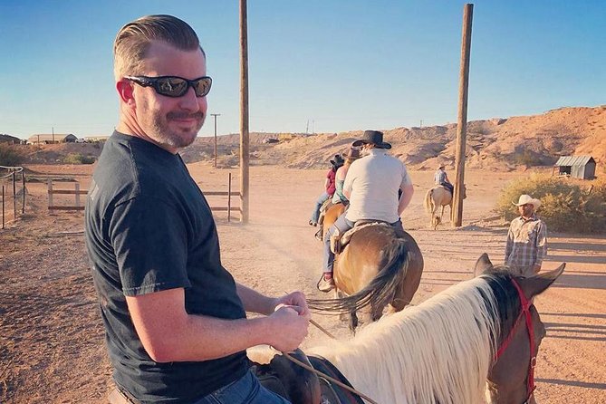 Las Vegas Horseback Ride with Meal - Turning the Strip drive into real desert time