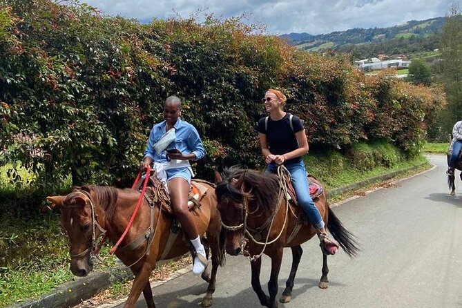 Medellin: Horseback Riding Adventure In Nature (Don't Overpay) - From El Poblado to the ranch: the transfer that sets the tone