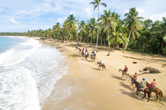 Montaña Redonda & Horseback Riding 2-in-1 Tour from Punta Cana - Stop 1 at Montaña Redonda: Hammocks, Swing-Photos, and Mega Views