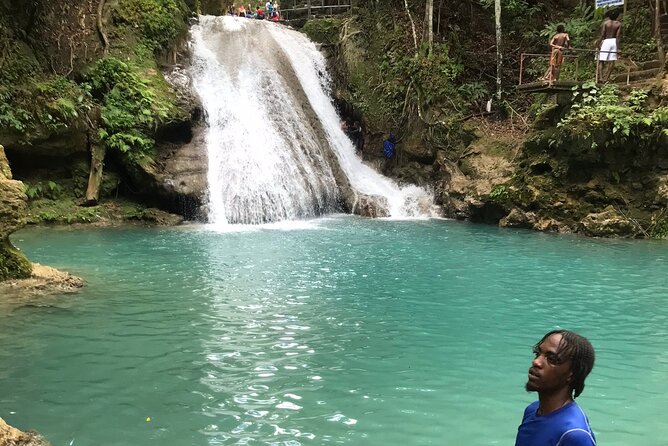 River Tubing, Horseback Riding and Blue Hole from Montego Bay - A triple excursion day from Montego Bay that actually stays organized