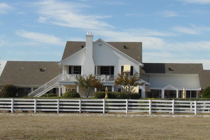 Southfork Ranch and Dallas/JFK Highlights Tour - Meeting at the JFK Memorial Plaza and getting your bearings fast