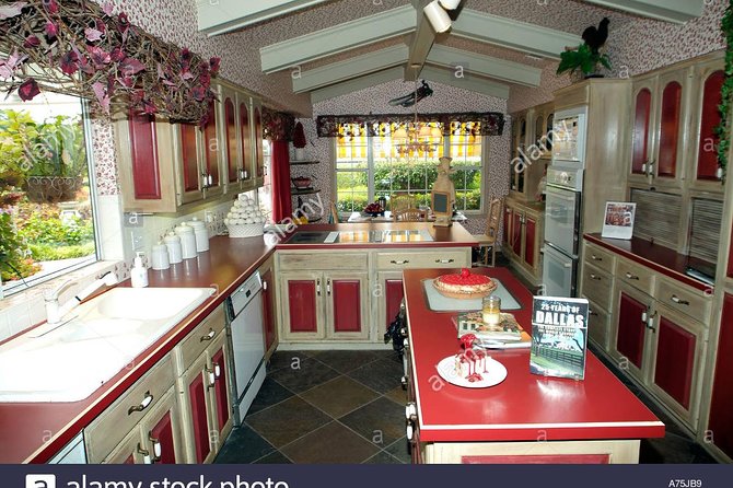Southfork Ranch and Dallas/JFK Highlights Tour - The Ewing Mansion tour: the most famous White House, minus the fantasy