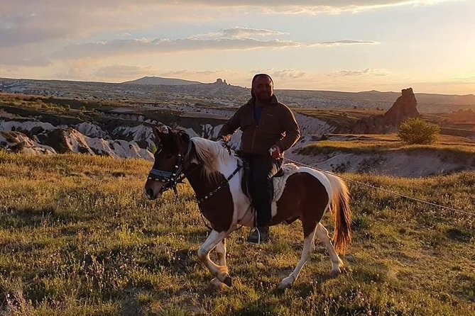 The Best Sunset Horseback Riding Tours in Cappadocia - Güllüdere Vadisi: the sunset ride that turns fairy chimneys pink