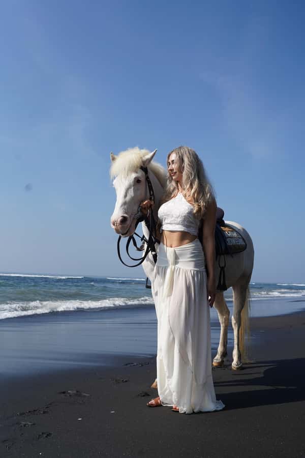 Ubud: 1 Hour Beach Horse Riding with Transfer - Meeting Your Horse and Getting Clear on Safety